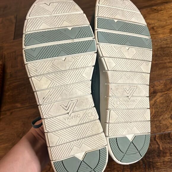 Vionic Women's Vionic Joey Blue Nubuck Leather Sneaker, size 8.5 - Picture 7 of 10